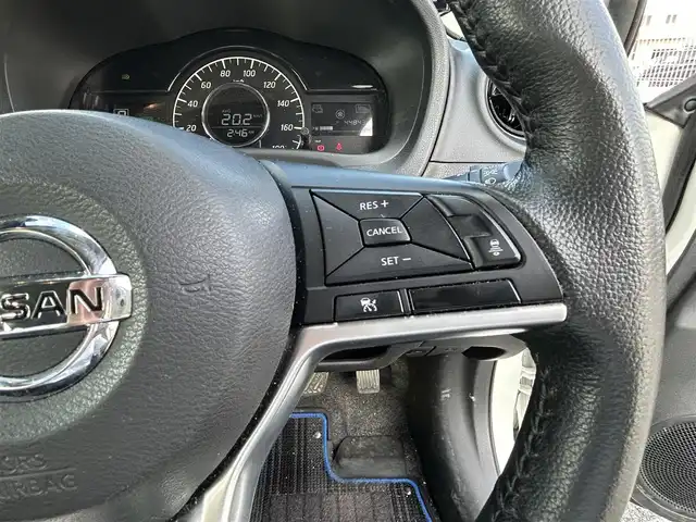 日産 ノート e－パワー メダリスト 奈良県 2020(令2)年 4.5万km ブリリアントホワイトパール 社外ナビ（MDV-S707W）/BT/CD/USB/SD/TV//ハーフレザーシート/デジタルインナーミラー/衝突軽減システム/レーンキープアシスト/コーナーセンサー/追従式レーダークルコン/横滑り防止装置/バックカメラ/社外ドラレコ/社外ETC/純正フロアマット/プッシュスタート/オートLEDライト/保証書・取説付