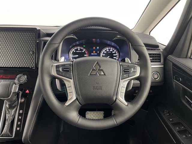 三菱 デリカＤ：５ シャモニー 埼玉県 2025(令7)年 0.1千km グラファイトグレーメタリック/ブラックマイカ 登録済未使用車　/全方位カメラ　/電動リアゲート　/BSM/パドルシフト　/レーンキープアシスト　/レーダークルーズコントロール　/衝突軽減ブレーキ　/ハンドルヒーター　/Ｄ席パワーシート　/スマートキー/横滑り防止措置