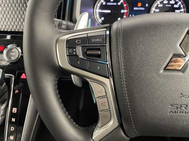 三菱 デリカＤ：５ シャモニー 埼玉県 2025(令7)年 0.1千km グラファイトグレーメタリック/ブラックマイカ 登録済未使用車　/全方位カメラ　/電動リアゲート　/BSM/パドルシフト　/レーンキープアシスト　/レーダークルーズコントロール　/衝突軽減ブレーキ　/ハンドルヒーター　/Ｄ席パワーシート　/スマートキー/横滑り防止措置