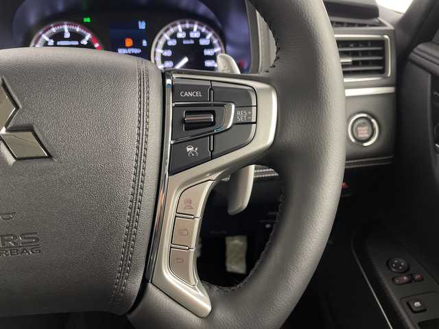 三菱 デリカＤ：５ シャモニー 埼玉県 2025(令7)年 0.1千km グラファイトグレーメタリック/ブラックマイカ 登録済未使用車　/全方位カメラ　/電動リアゲート　/BSM/パドルシフト　/レーンキープアシスト　/レーダークルーズコントロール　/衝突軽減ブレーキ　/ハンドルヒーター　/Ｄ席パワーシート　/スマートキー/横滑り防止措置