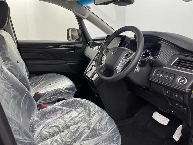 三菱 デリカＤ：５ シャモニー 埼玉県 2025(令7)年 0.1千km グラファイトグレーメタリック/ブラックマイカ 登録済未使用車　/全方位カメラ　/電動リアゲート　/BSM/パドルシフト　/レーンキープアシスト　/レーダークルーズコントロール　/衝突軽減ブレーキ　/ハンドルヒーター　/Ｄ席パワーシート　/スマートキー/横滑り防止措置