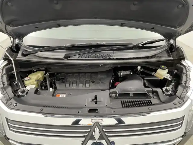 三菱 デリカＤ：５ アーバンギア G パワーパッケージ 千葉県 2019(平31)年 6.5万km アイガーグレーメタリック 純正10型ナビ/AM＆FM＆Bluetooth＆CD＆DVD＆フルセグTV/禁煙車/レーダークルーズコントロール/全方位カメラ/バックカメラ/ＥＴＣ　/衝突軽減ブレーキ　/両側電動スライドドア　/電動トランク　/パドルシフト　/純正１８インチホイール/純正フロアマット　/１００Ｖ電源/純正ドアバイザー/アイドリングストップ/ウィンカーミラー/プッシュスタート/USBポート/電動格納サイドミラー/ISOFIX