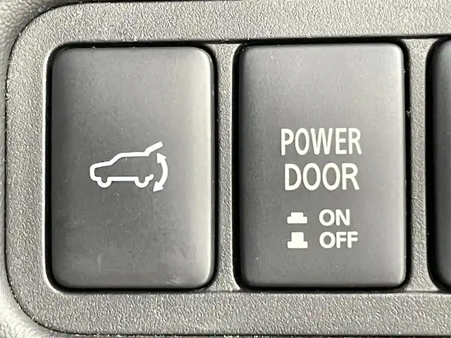 三菱 デリカＤ：５ アーバンギア G パワーパッケージ 千葉県 2019(平31)年 6.5万km アイガーグレーメタリック 純正10型ナビ/AM＆FM＆Bluetooth＆CD＆DVD＆フルセグTV/禁煙車/レーダークルーズコントロール/全方位カメラ/バックカメラ/ＥＴＣ　/衝突軽減ブレーキ　/両側電動スライドドア　/電動トランク　/パドルシフト　/純正１８インチホイール/純正フロアマット　/１００Ｖ電源/純正ドアバイザー/アイドリングストップ/ウィンカーミラー/プッシュスタート/USBポート/電動格納サイドミラー/ISOFIX