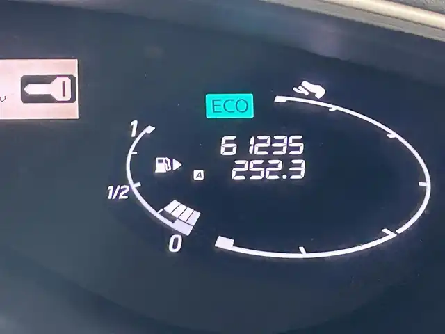 日産 セレナ HWS S HV Vセレ Aセーフ 大阪府 2015(平27)年 6.2万km タイガーアイブラウン 黒革シート 純正ナビTV 360カメラ フリップダウンモニター クルーズコントロール 衝突軽減ブレーキ レーンアシスト 両側パワースライドドア クリアランスソナー リアオートエアコン ETC