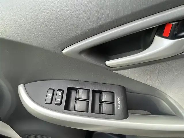 トヨタ プリウス S 島根県 2009(平21)年 17.5万km スーパーホワイトⅡ 社外メモリナビ　/ワンセグ/ＤＶＤ再生　/バックカメラ　/ＥＣＴ　/クルーズコントロール　/スマートキー　/プッシュスタート　/オートライト　/横滑り防止装置　/純正１５ＡＷ　/スペアキー１本