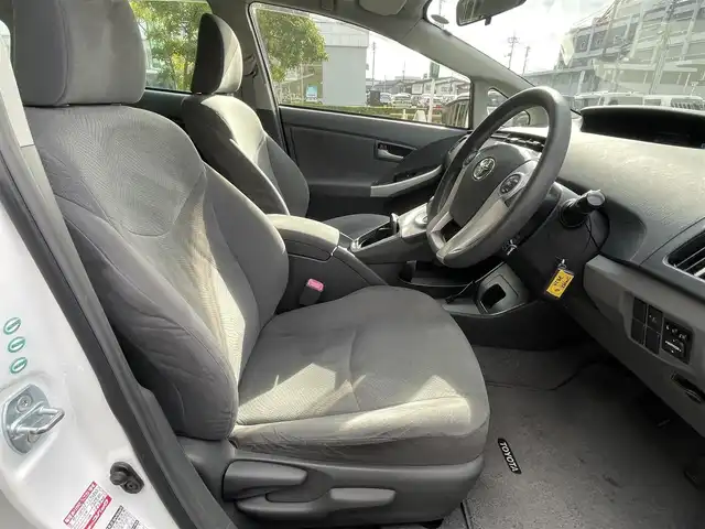 トヨタ プリウス S 島根県 2009(平21)年 17.5万km スーパーホワイトⅡ 社外メモリナビ　/ワンセグ/ＤＶＤ再生　/バックカメラ　/ＥＣＴ　/クルーズコントロール　/スマートキー　/プッシュスタート　/オートライト　/横滑り防止装置　/純正１５ＡＷ　/スペアキー１本