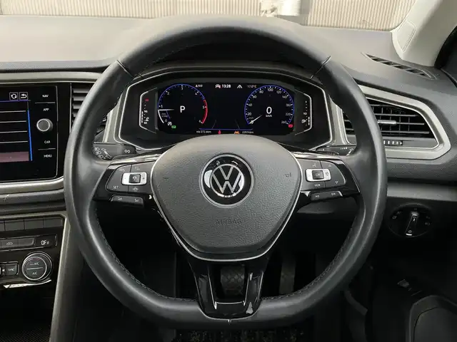 フォルクスワーゲン Ｔ－ロック TDI スタイル デザインPKG 長野県 2021(令3)年 2.3万km 白Ⅱ IQドライブ / デジタルメーター / ACC / BSM / LKA / CarPlay / AndoroidAuto / MirroLink / DiscoverProナビ / バックカメラ / PWバックドア / オートホールドブレーキ / LEDヘッドライト / 前後ドライブレコーダー / ETC2.0 / スマートキー / USB