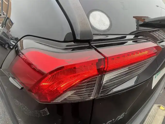 トヨタ ＲＡＶ４ アドベンチャー 秋田県 2019(令1)年 3.6万km アティチュードブラックマイカ 純正ナビ/衝突軽減システム/４WD/LEDヘッドライト/フルセグ/バックカメラ/スマートキー/前席シートヒーター/エアシート/D席パワーシート/純正アルミ/コーナーセンサー/アイドリングストップ/クルーズコントロール/プッシュスタート/MTモード付AT/パーキングアシスト/オートマチックハイビーム/ダウンヒルアシストコントロール/ステアリングスイッチ/ステアリングヒーター/ルーフレール/純正フロアマット/ETC/オートライト/オートエアコン/パワーステアリング/パワーウィンドウ/横滑り防止/盗難防止装置/電動格納ウィンカーミラー