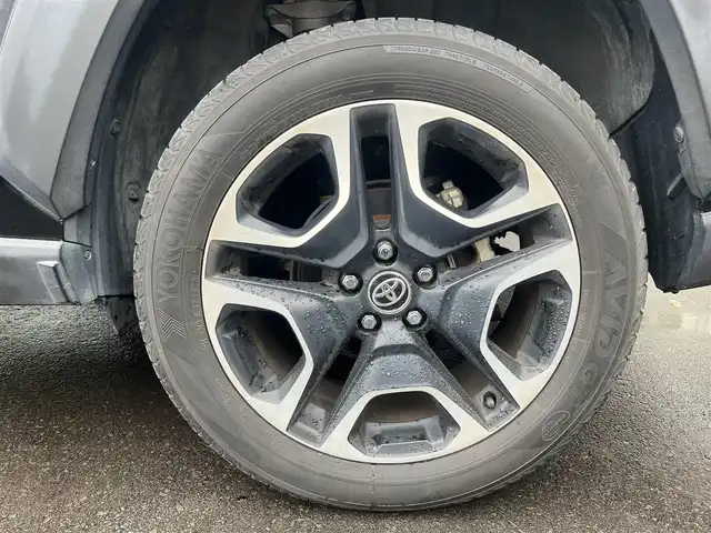 トヨタ ＲＡＶ４ アドベンチャー 秋田県 2019(令1)年 3.6万km アティチュードブラックマイカ 純正ナビ/衝突軽減システム/４WD/LEDヘッドライト/フルセグ/バックカメラ/スマートキー/前席シートヒーター/エアシート/D席パワーシート/純正アルミ/コーナーセンサー/アイドリングストップ/クルーズコントロール/プッシュスタート/MTモード付AT/パーキングアシスト/オートマチックハイビーム/ダウンヒルアシストコントロール/ステアリングスイッチ/ステアリングヒーター/ルーフレール/純正フロアマット/ETC/オートライト/オートエアコン/パワーステアリング/パワーウィンドウ/横滑り防止/盗難防止装置/電動格納ウィンカーミラー