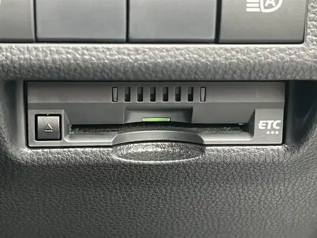 トヨタ ＲＡＶ４ アドベンチャー 秋田県 2019(令1)年 3.6万km アティチュードブラックマイカ 純正ナビ/衝突軽減システム/４WD/LEDヘッドライト/フルセグ/バックカメラ/スマートキー/前席シートヒーター/エアシート/D席パワーシート/純正アルミ/コーナーセンサー/アイドリングストップ/クルーズコントロール/プッシュスタート/MTモード付AT/パーキングアシスト/オートマチックハイビーム/ダウンヒルアシストコントロール/ステアリングスイッチ/ステアリングヒーター/ルーフレール/純正フロアマット/ETC/オートライト/オートエアコン/パワーステアリング/パワーウィンドウ/横滑り防止/盗難防止装置/電動格納ウィンカーミラー