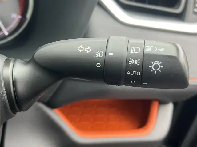 トヨタ ＲＡＶ４ アドベンチャー 秋田県 2019(令1)年 3.6万km アティチュードブラックマイカ 純正ナビ/衝突軽減システム/４WD/LEDヘッドライト/フルセグ/バックカメラ/スマートキー/前席シートヒーター/エアシート/D席パワーシート/純正アルミ/コーナーセンサー/アイドリングストップ/クルーズコントロール/プッシュスタート/MTモード付AT/パーキングアシスト/オートマチックハイビーム/ダウンヒルアシストコントロール/ステアリングスイッチ/ステアリングヒーター/ルーフレール/純正フロアマット/ETC/オートライト/オートエアコン/パワーステアリング/パワーウィンドウ/横滑り防止/盗難防止装置/電動格納ウィンカーミラー