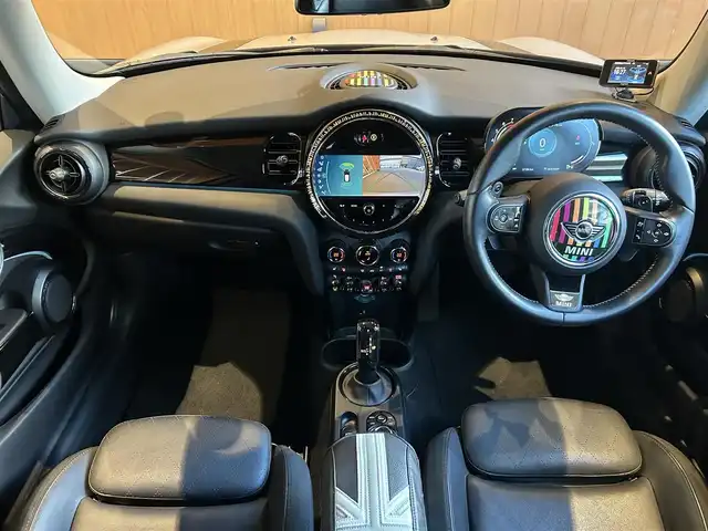 ＭＩＮＩ ＢＭＷ ミニ クーパー S クラシックトリム 宮城県 2021(令3)年 3.8万km ベージュ アクティブクルーズコントロール/ドライビングアシストパッケージ/純正ナビゲーションシステム/バックカメラ/パーキングアシスト/LEDヘッドライト/オートライト /ユニオンジャックテールランプ/コンフォートアクセス/17インチAW/ブラックハーフレザーシート/シートヒーター /ピアノブラックエクステリア/ユニオンジャックドアミラーカバー/ボンネットストライプ/ドライブレコーダー/保証書・取説書・スペアキー