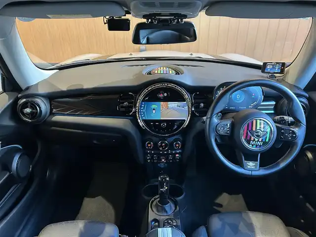 ＭＩＮＩ ＢＭＷ ミニ クーパー S クラシックトリム 宮城県 2021(令3)年 3.8万km ベージュ アクティブクルーズコントロール/ドライビングアシストパッケージ/純正ナビゲーションシステム/バックカメラ/パーキングアシスト/LEDヘッドライト/オートライト /ユニオンジャックテールランプ/コンフォートアクセス/17インチAW/ブラックハーフレザーシート/シートヒーター /ピアノブラックエクステリア/ユニオンジャックドアミラーカバー/ボンネットストライプ/ドライブレコーダー/保証書・取説書・スペアキー