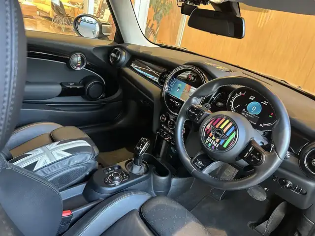 ＭＩＮＩ ＢＭＷ ミニ クーパー S クラシックトリム 宮城県 2021(令3)年 3.8万km ベージュ アクティブクルーズコントロール/ドライビングアシストパッケージ/純正ナビゲーションシステム/バックカメラ/パーキングアシスト/LEDヘッドライト/オートライト /ユニオンジャックテールランプ/コンフォートアクセス/17インチAW/ブラックハーフレザーシート/シートヒーター /ピアノブラックエクステリア/ユニオンジャックドアミラーカバー/ボンネットストライプ/ドライブレコーダー/保証書・取説書・スペアキー