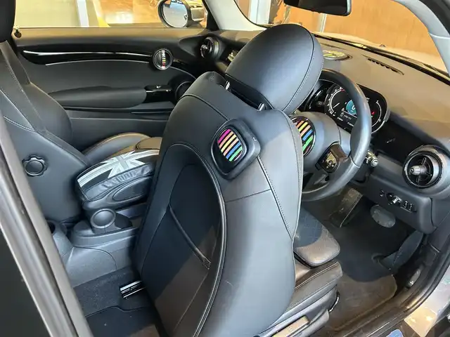 ＭＩＮＩ ＢＭＷ ミニ クーパー S クラシックトリム 宮城県 2021(令3)年 3.8万km ベージュ アクティブクルーズコントロール/ドライビングアシストパッケージ/純正ナビゲーションシステム/バックカメラ/パーキングアシスト/LEDヘッドライト/オートライト /ユニオンジャックテールランプ/コンフォートアクセス/17インチAW/ブラックハーフレザーシート/シートヒーター /ピアノブラックエクステリア/ユニオンジャックドアミラーカバー/ボンネットストライプ/ドライブレコーダー/保証書・取説書・スペアキー
