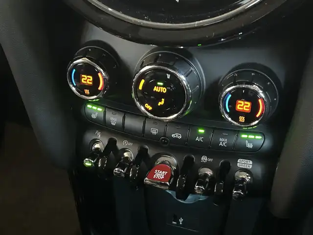 ＭＩＮＩ ＢＭＷ ミニ クーパー S クラシックトリム 宮城県 2021(令3)年 3.8万km ベージュ アクティブクルーズコントロール/ドライビングアシストパッケージ/純正ナビゲーションシステム/バックカメラ/パーキングアシスト/LEDヘッドライト/オートライト /ユニオンジャックテールランプ/コンフォートアクセス/17インチAW/ブラックハーフレザーシート/シートヒーター /ピアノブラックエクステリア/ユニオンジャックドアミラーカバー/ボンネットストライプ/ドライブレコーダー/保証書・取説書・スペアキー