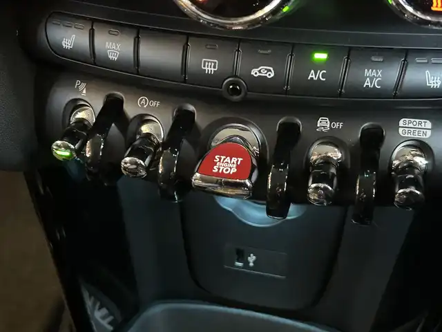 ＭＩＮＩ ＢＭＷ ミニ クーパー S クラシックトリム 宮城県 2021(令3)年 3.8万km ベージュ アクティブクルーズコントロール/ドライビングアシストパッケージ/純正ナビゲーションシステム/バックカメラ/パーキングアシスト/LEDヘッドライト/オートライト /ユニオンジャックテールランプ/コンフォートアクセス/17インチAW/ブラックハーフレザーシート/シートヒーター /ピアノブラックエクステリア/ユニオンジャックドアミラーカバー/ボンネットストライプ/ドライブレコーダー/保証書・取説書・スペアキー