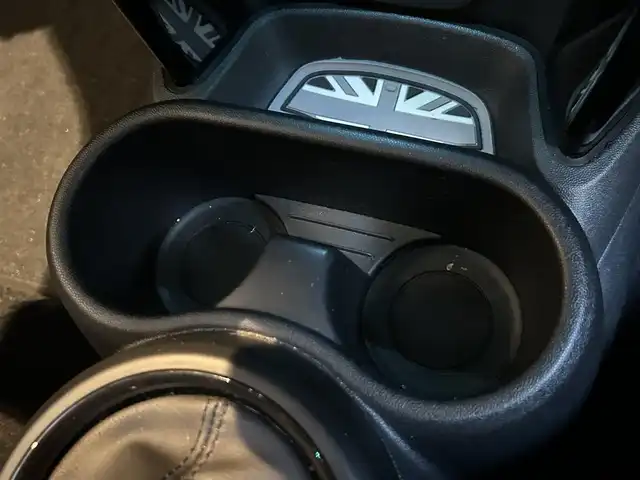 ＭＩＮＩ ＢＭＷ ミニ クーパー S クラシックトリム 宮城県 2021(令3)年 3.8万km ベージュ アクティブクルーズコントロール/ドライビングアシストパッケージ/純正ナビゲーションシステム/バックカメラ/パーキングアシスト/LEDヘッドライト/オートライト /ユニオンジャックテールランプ/コンフォートアクセス/17インチAW/ブラックハーフレザーシート/シートヒーター /ピアノブラックエクステリア/ユニオンジャックドアミラーカバー/ボンネットストライプ/ドライブレコーダー/保証書・取説書・スペアキー