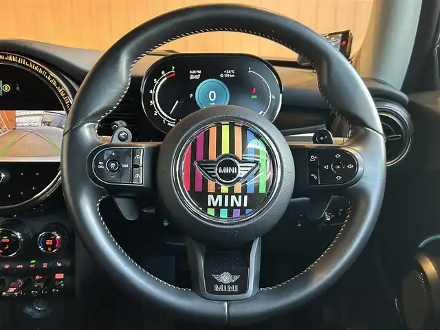 ＭＩＮＩ ＢＭＷ ミニ クーパー S クラシックトリム 宮城県 2021(令3)年 3.8万km ベージュ アクティブクルーズコントロール/ドライビングアシストパッケージ/純正ナビゲーションシステム/バックカメラ/パーキングアシスト/LEDヘッドライト/オートライト /ユニオンジャックテールランプ/コンフォートアクセス/17インチAW/ブラックハーフレザーシート/シートヒーター /ピアノブラックエクステリア/ユニオンジャックドアミラーカバー/ボンネットストライプ/ドライブレコーダー/保証書・取説書・スペアキー