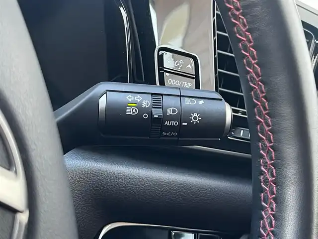 レクサス ＮＸ 350h Fスポーツ 山梨県 2023(令5)年 1.4万km ホワイトノーヴァガラスフレーク MarkLevinson/パノラマサンルーフ/三眼LEDヘッドライト/赤革/置き型充電/純正14インチメモリナビ/フルセグTV/全周囲カメラ/インテリアイルミネーション(カラー変更有)/デジタルインナーミラー/ETC2.0/前席シートヒーター/前席ベンチレーション/ステアリングヒーター/ヘッドアップディスプレイ/純正20インチブラックアルミホイール/オプションオレンジキャリパー