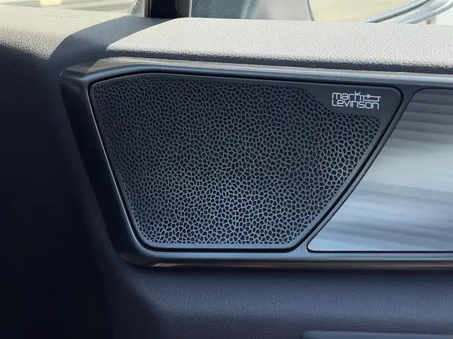レクサス ＮＸ 350h Fスポーツ 山梨県 2023(令5)年 1.4万km ホワイトノーヴァガラスフレーク MarkLevinson/パノラマサンルーフ/三眼LEDヘッドライト/赤革/置き型充電/純正14インチメモリナビ/フルセグTV/全周囲カメラ/インテリアイルミネーション(カラー変更有)/デジタルインナーミラー/ETC2.0/前席シートヒーター/前席ベンチレーション/ステアリングヒーター/ヘッドアップディスプレイ/純正20インチブラックアルミホイール/オプションオレンジキャリパー