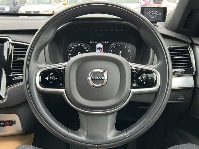 ボルボ ＸＣ９０ T5 AWD モーメンタム 愛知県 2018(平30)年 3.9万km オニキスブラックP /正規ディーラー車/ベージュ革シート//純正ナビ/フルセグ/BT/CD/USB//全方位カメラ/前後ドラレコ/ETC//純正19インチアルミホイール//純正ドアバイザー//純正フロアマット//メモリ付きパワーシート/前席・2列目シートヒーター//革巻きステア/ステアスイッチ/ステアヒーター//パワーバックドア//純正LEDオートライト/オートハイビーム//アクティブベンディングライト//衝突軽減ブレーキ/衝突回避アシスト/BSM//RSA/ACC/レーンキープアシスト//クロストラフィックアラート//パーキングアシスト/自動駐車//ルーフレール//電子パーキング//新車時保証書//取扱説明書//スペアスマートキー有
