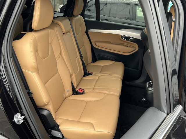 ボルボ ＸＣ９０ T5 AWD モーメンタム 愛知県 2018(平30)年 3.9万km オニキスブラックP /正規ディーラー車/ベージュ革シート//純正ナビ/フルセグ/BT/CD/USB//全方位カメラ/前後ドラレコ/ETC//純正19インチアルミホイール//純正ドアバイザー//純正フロアマット//メモリ付きパワーシート/前席・2列目シートヒーター//革巻きステア/ステアスイッチ/ステアヒーター//パワーバックドア//純正LEDオートライト/オートハイビーム//アクティブベンディングライト//衝突軽減ブレーキ/衝突回避アシスト/BSM//RSA/ACC/レーンキープアシスト//クロストラフィックアラート//パーキングアシスト/自動駐車//ルーフレール//電子パーキング//新車時保証書//取扱説明書//スペアスマートキー有