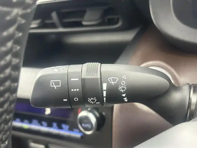 トヨタ ヤリスクロス ハイブリッド Z 愛知県 2021(令3)年 5.3万km ホワイトパールクリスタルシャイン 8インチディスプレイオーディオ　/（Bluetooth）/レーダークルーズコントロール　/パノラミックビューモニター　/ブラインドスポットモニター　/コーナーセンサー　/衝突軽減システム　/レーンキープアシスト　/ハーフレザーシート　/前席シートヒーター　/運転席パワーシート　/ヘッドアップディスプレイ　/ETC2.0/純正AW/スペアキー