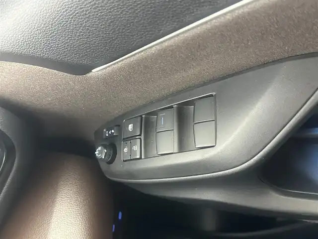 トヨタ ヤリスクロス ハイブリッド Z 愛知県 2021(令3)年 5.3万km ホワイトパールクリスタルシャイン 8インチディスプレイオーディオ　/（Bluetooth）/レーダークルーズコントロール　/パノラミックビューモニター　/ブラインドスポットモニター　/コーナーセンサー　/衝突軽減システム　/レーンキープアシスト　/ハーフレザーシート　/前席シートヒーター　/運転席パワーシート　/ヘッドアップディスプレイ　/ETC2.0/純正AW/スペアキー