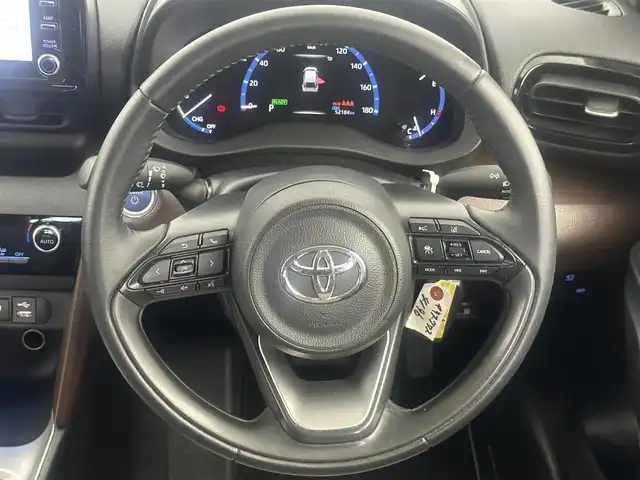 トヨタ ヤリスクロス ハイブリッド Z 愛知県 2021(令3)年 5.3万km ホワイトパールクリスタルシャイン 8インチディスプレイオーディオ　/（Bluetooth）/レーダークルーズコントロール　/パノラミックビューモニター　/ブラインドスポットモニター　/コーナーセンサー　/衝突軽減システム　/レーンキープアシスト　/ハーフレザーシート　/前席シートヒーター　/運転席パワーシート　/ヘッドアップディスプレイ　/ETC2.0/純正AW/スペアキー