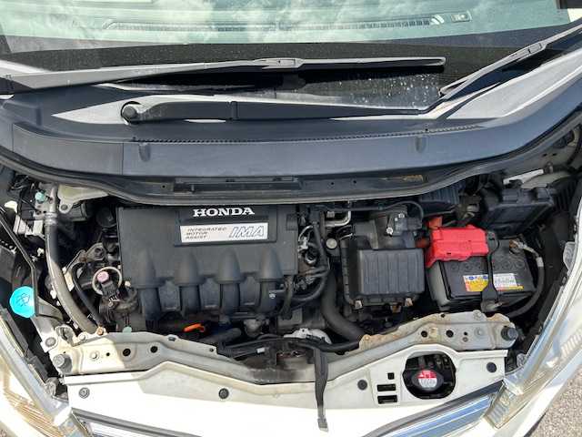 ホンダ フィット ハイブリット ナビ プレミアムセレクション 茨城県 2011(平23)年 15.1万km プレミアムホワイトパール 純正ナビ/純AW/バックカメラ/シートヒーター/電動格納ミラー/ワイパーデアイサー/スマートキー/AAC/ドアバイザー/Wエアバック/ABS/クルーズコントロール/前ドライブレコーダー/オートライト/ステアリングリモコン