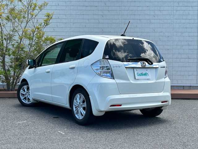 ホンダ フィット ハイブリット ナビ プレミアムセレクション 茨城県 2011(平23)年 15.1万km プレミアムホワイトパール 純正ナビ/純AW/バックカメラ/シートヒーター/電動格納ミラー/ワイパーデアイサー/スマートキー/AAC/ドアバイザー/Wエアバック/ABS/クルーズコントロール/前ドライブレコーダー/オートライト/ステアリングリモコン