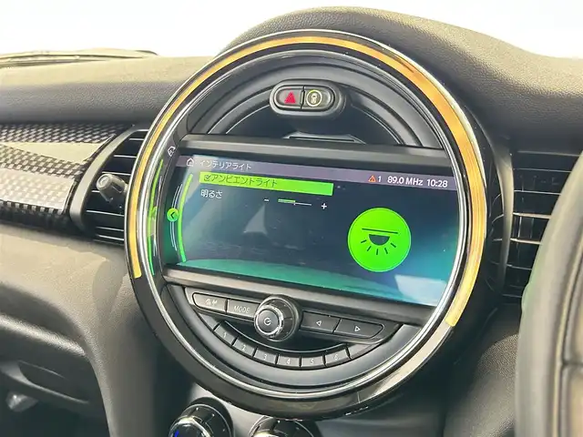ＭＩＮＩ ミニ クーパー SD 福岡県 2020(令2)年 3.7万km ホワイト・シルバー ユニオンジャックテール　/ＡＣＣ　/衝突軽減Ｂ　/純正ナビ　/バックカメラ　/前後クリアランスソナー　/コンフォートアクセス　/ＬＥＤヘッドライト　/アンビエントライト　/ＭＩＮＩドライビングモード　/純正１７インチＡＷ