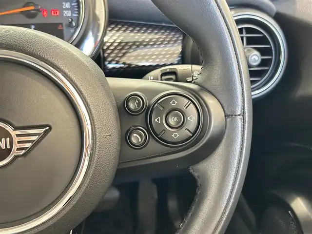 ＭＩＮＩ ミニ クーパー SD 福岡県 2020(令2)年 3.7万km ホワイト・シルバー ユニオンジャックテール　/ＡＣＣ　/衝突軽減Ｂ　/純正ナビ　/バックカメラ　/前後クリアランスソナー　/コンフォートアクセス　/ＬＥＤヘッドライト　/アンビエントライト　/ＭＩＮＩドライビングモード　/純正１７インチＡＷ