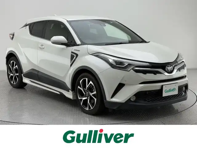 トヨタ Ｃ－ＨＲ G 兵庫県 2017(平29)年 5.3万km ホワイトパールクリスタルシャイン 衝突軽減ブレーキ/レーンキープアシスト/ハーフレザーシート/シートヒーター/社外SDナビ＆フルセグTV/（CD＆DVD＆BT＆MSV＆AUX）/レーダークルーズコントロール/オートライト/LEDライト/シーケンシャルライト/純正18inアルミホイール/フロアマット/スマートキー/プッシュスタート