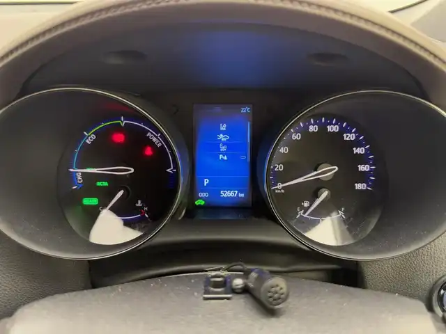 トヨタ Ｃ－ＨＲ G 兵庫県 2017(平29)年 5.3万km ホワイトパールクリスタルシャイン 衝突軽減ブレーキ/レーンキープアシスト/ハーフレザーシート/シートヒーター/社外SDナビ＆フルセグTV/（CD＆DVD＆BT＆MSV＆AUX）/レーダークルーズコントロール/オートライト/LEDライト/シーケンシャルライト/純正18inアルミホイール/フロアマット/スマートキー/プッシュスタート