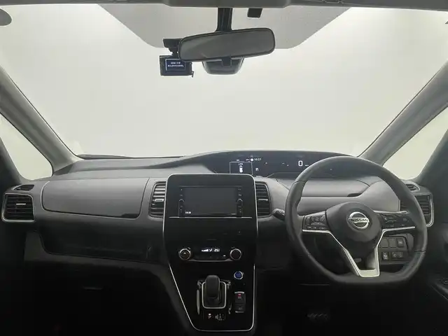 日産 セレナ e－パワー ハイウェイスター V 岡山県 2021(令3)年 3.1万km ダイヤモンドブラック 純正7インチナビ/・FM/AM/Bluetooth/フルセグ/CD/DVD/・バックカメラ/プロパイロット/インテリジェントエマージェンシーブレーキ/コーナーセンサー/BSM/踏み間違い衝突防止アシスト/車線逸脱防止支援システム/両側パワースライドドア/ドライブレコーダー/ETC/純正15インチアルミホイール/純正フロアマット/USB入力端子