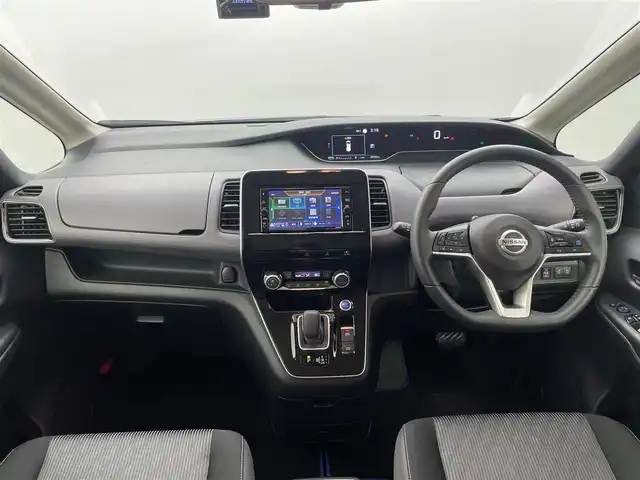 日産 セレナ e－パワー ハイウェイスター V 福井県 2021(令3)年 3.1万km ダイヤモンドブラック 純正7インチナビ/・FM/AM/Bluetooth/フルセグ/CD/DVD/・バックカメラ/プロパイロット/インテリジェントエマージェンシーブレーキ/コーナーセンサー/BSM/踏み間違い衝突防止アシスト/車線逸脱防止支援システム/両側パワースライドドア/ドライブレコーダー/ETC/純正15インチアルミホイール/純正フロアマット/USB入力端子