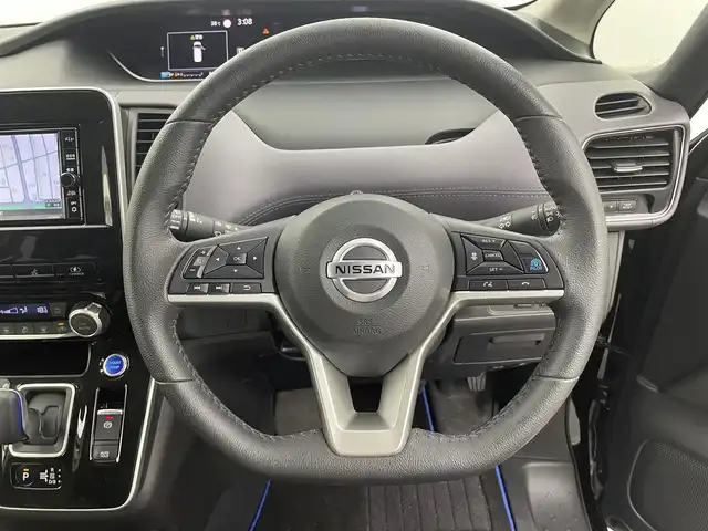 日産 セレナ e－パワー ハイウェイスター V 福井県 2021(令3)年 3.1万km ダイヤモンドブラック 純正7インチナビ/・FM/AM/Bluetooth/フルセグ/CD/DVD/・バックカメラ/プロパイロット/インテリジェントエマージェンシーブレーキ/コーナーセンサー/BSM/踏み間違い衝突防止アシスト/車線逸脱防止支援システム/両側パワースライドドア/ドライブレコーダー/ETC/純正15インチアルミホイール/純正フロアマット/USB入力端子