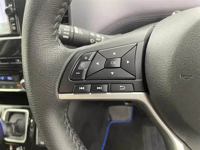 日産 セレナ e－パワー ハイウェイスター V 福井県 2021(令3)年 3.1万km ダイヤモンドブラック 純正7インチナビ/・FM/AM/Bluetooth/フルセグ/CD/DVD/・バックカメラ/プロパイロット/インテリジェントエマージェンシーブレーキ/コーナーセンサー/BSM/踏み間違い衝突防止アシスト/車線逸脱防止支援システム/両側パワースライドドア/ドライブレコーダー/ETC/純正15インチアルミホイール/純正フロアマット/USB入力端子