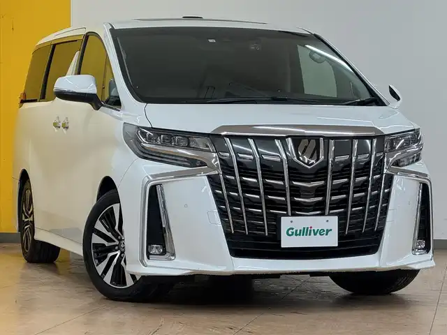 トヨタ アルファード S Cパッケージ 群馬県 2020(令2)年 3.4万km ホワイトパールクリスタルシャイン トヨタセーフティセンス/・プリクラッシュセーフティ/・レーントレーシングアシスト/・ロードサインアシスト/・オートマチックハイビーム/・レーダークルーズコントロール/・クリアランスソナー/・パーキングサポートブレーキ/サンルーフ/純正フリップダウンモニター/純正9インチディスプレイオーディオ/・フルセグTV(TVキャンセラー)/・ナビキット/・CD/DVDデッキ/・BT/USB/AM.FM/・Applecarplay/Androidauto/三眼LEDヘッドライト/パワーバックドア/両側電動スライドドア/バックカメラ/ビルトインETC/前後ドライブレコーダー/ウッドコンビハンドル/ステアリングスイッチ/ステアリングヒーター/レザーシート/D席メモリ付パワーシート/全席パワーシート/前席シートヒーター/エアーシート/リアスモークフィルム/スマートキー/プッシュスタート/電動パーキングブレーキ/オートホールド/フォグランプ/オートライト/純正18インチAW/純正フロアマット/電動格納ウィンカーミラー/横滑り防止システム