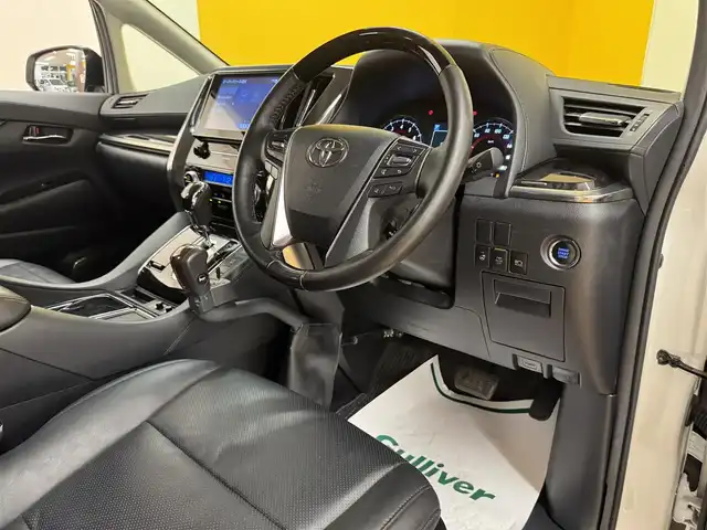 トヨタ アルファード S Cパッケージ 群馬県 2020(令2)年 3.4万km ホワイトパールクリスタルシャイン トヨタセーフティセンス/・プリクラッシュセーフティ/・レーントレーシングアシスト/・ロードサインアシスト/・オートマチックハイビーム/・レーダークルーズコントロール/・クリアランスソナー/・パーキングサポートブレーキ/サンルーフ/純正フリップダウンモニター/純正9インチディスプレイオーディオ/・フルセグTV(TVキャンセラー)/・ナビキット/・CD/DVDデッキ/・BT/USB/AM.FM/・Applecarplay/Androidauto/三眼LEDヘッドライト/パワーバックドア/両側電動スライドドア/バックカメラ/ビルトインETC/前後ドライブレコーダー/ウッドコンビハンドル/ステアリングスイッチ/ステアリングヒーター/レザーシート/D席メモリ付パワーシート/全席パワーシート/前席シートヒーター/エアーシート/リアスモークフィルム/スマートキー/プッシュスタート/電動パーキングブレーキ/オートホールド/フォグランプ/オートライト/純正18インチAW/純正フロアマット/電動格納ウィンカーミラー/横滑り防止システム