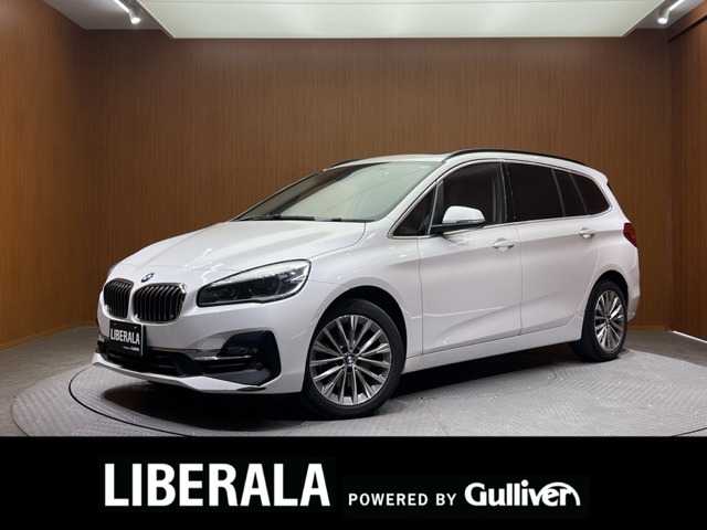 ＢＭＷ ２１８ｄ グランツアラー ラグジュアリー 千葉県 2019(令1)年 4万km ミネラルホワイト パノラマＳＲ　/黒革　/ＨＵＤ　/ＡＣＣ　/アドバンスドアクティブセーフティＰＫＧ　/セレクトＰＫＧ　/ナビ　/Ｂｌｕｅｔｏｏｔｈ接続　/Ｂカメラ　/シートＨ　/ＬＥＤライト　/衝突軽減Ｂ　/ＬＫＡ　/パーキングサポートＰＫＧ