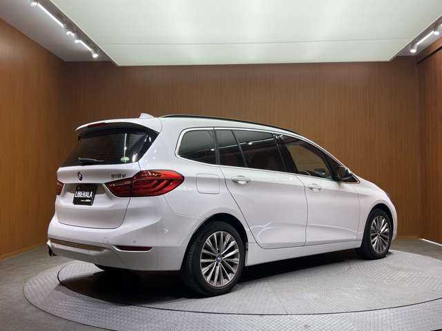 ＢＭＷ ２１８ｄ グランツアラー ラグジュアリー 千葉県 2019(令1)年 4万km ミネラルホワイト パノラマＳＲ　/黒革　/ＨＵＤ　/ＡＣＣ　/アドバンスドアクティブセーフティＰＫＧ　/セレクトＰＫＧ　/ナビ　/Ｂｌｕｅｔｏｏｔｈ接続　/Ｂカメラ　/シートＨ　/ＬＥＤライト　/衝突軽減Ｂ　/ＬＫＡ　/パーキングサポートＰＫＧ