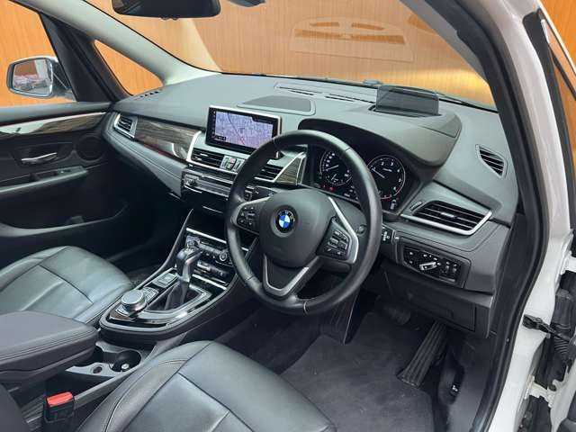 ＢＭＷ ２１８ｄ グランツアラー ラグジュアリー 千葉県 2019(令1)年 4万km ミネラルホワイト パノラマＳＲ　/黒革　/ＨＵＤ　/ＡＣＣ　/アドバンスドアクティブセーフティＰＫＧ　/セレクトＰＫＧ　/ナビ　/Ｂｌｕｅｔｏｏｔｈ接続　/Ｂカメラ　/シートＨ　/ＬＥＤライト　/衝突軽減Ｂ　/ＬＫＡ　/パーキングサポートＰＫＧ