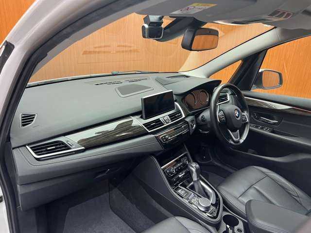 ＢＭＷ ２１８ｄ グランツアラー ラグジュアリー 千葉県 2019(令1)年 4万km ミネラルホワイト パノラマＳＲ　/黒革　/ＨＵＤ　/ＡＣＣ　/アドバンスドアクティブセーフティＰＫＧ　/セレクトＰＫＧ　/ナビ　/Ｂｌｕｅｔｏｏｔｈ接続　/Ｂカメラ　/シートＨ　/ＬＥＤライト　/衝突軽減Ｂ　/ＬＫＡ　/パーキングサポートＰＫＧ