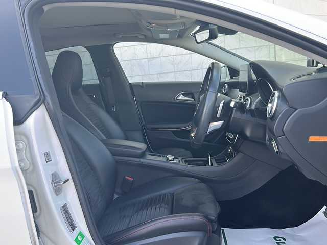 メルセデス・ベンツ ＣＬＡ１８０ Sブレイク AMG スタイル 神奈川県 2018(平30)年 5.7万km ポーラホワイト サンルーフ/harman/kardon/純正ナビ(CD/DVD/SD/USB/BT/フルセグTV)/バックカメラ/レーダークルーズコントロール/パドルシフト/アクティブブレーキアシスト/アクティブレーンキーピングアシスト/アテンションアシスト/ブラインドスポットアシスト/ハーフレザーシート/D/N席メモリ付パワーシート/D/N席シートヒーター/ビルトインETC/ドライブレコーダー/社外GPSレーダー/オートライト/純正フロアマット/ISOFIX/スペアキー×1/保証書/取扱説明書