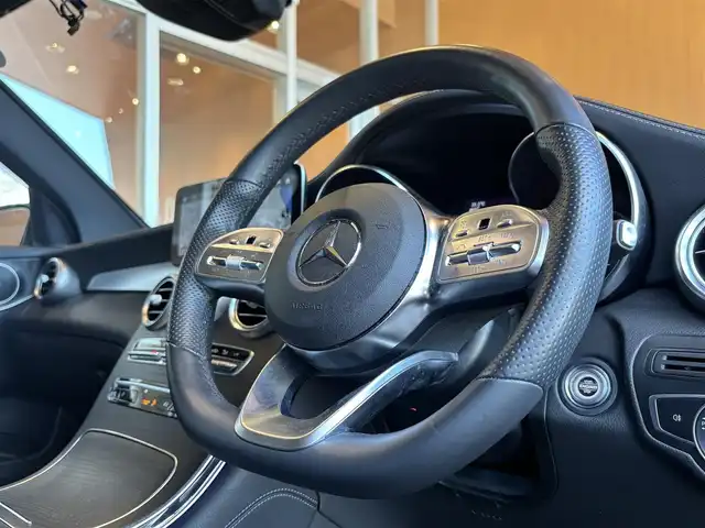 メルセデス・ベンツ ＧＬＣ２２０ d 4マチック AMGライン 宮城県 2020(令2)年 4万km セレナイトグレー レーダーセーフティＰＫＧ　/パノラミックスライディングルーフ　/COMANDシステムナビゲーションシステム/フルセグＴＶ　/全方位カメラ/AppleCarPlay　/ハーフレザーシート　/シートヒーター　/パワーシート　/ＬＥＤヘッドライト　/純正１９インチＡＷ　/ドライブレコーダー/置くだけ充電　/ワンオーナー