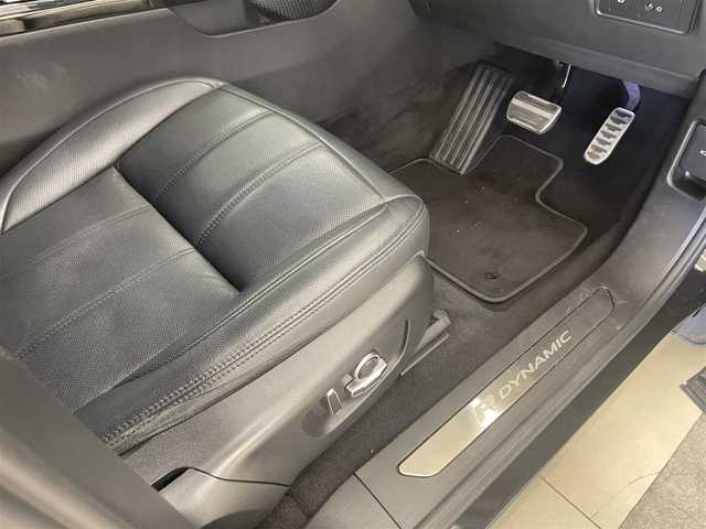 メルセデス・ベンツ ＣＬＡ１８０ 岡山県 2017(平29)年 3.5万km 黒 純正ナビ/全方位カメラ/Bluetooth/AppleCarplay/AndoroidoAuto/LEDヘッドライト/パワーシート/オートライト/オートワイパー/レザーシート/シートヒーター/ACC/ETC/ロートラクションローチン/ウェイドセンシング/ヒルディセントコントロール/PTG/ブレーキAutoHoldo/アイドリングストップ/自動ブレーキ