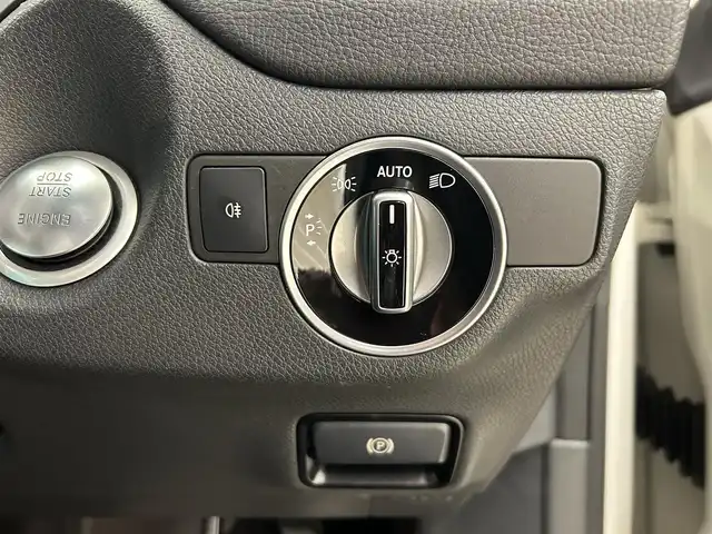 メルセデス・ベンツ ＣＬＡ１８０ Sブレイク　スポーツ 岡山県 2017(平29)年 3.5万km カルサイトホワイト 純正ナビ/Rカメラ/Bluetooth/AppleCarplay/AndoroidoAuto/LEDヘッドライト/パワーシート/オートライト/オートワイパー/ハーフレザー/シートヒーター/ACC/ETC/アクティブブレーキアシスト/アテンションアシスト/ブラインドスポット/レーンキープアシスト/PTG/ブレーキAH/アイドリングストップ